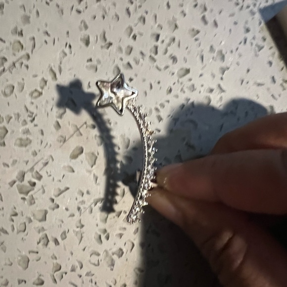 Ear cuff and Earrings Bundle  (Free with purchase of $25) - Picture 3 of 4